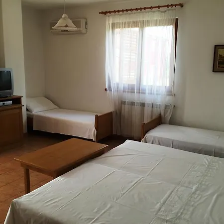 Vera 3*