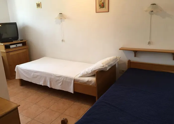 Vera Oda ve Kahvaltı Valizza