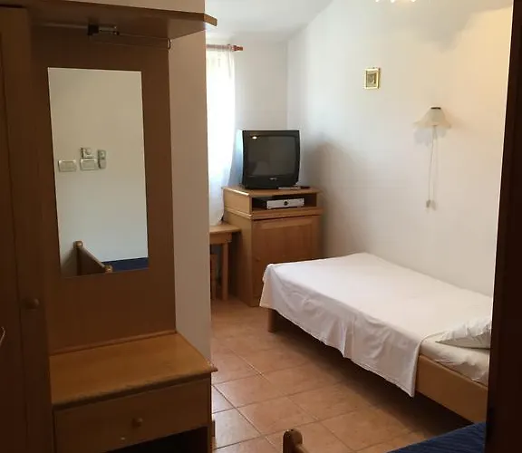 Oda ve Kahvaltı Vera 3*