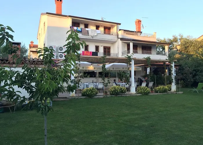 Oda ve Kahvaltı Vera Valizza