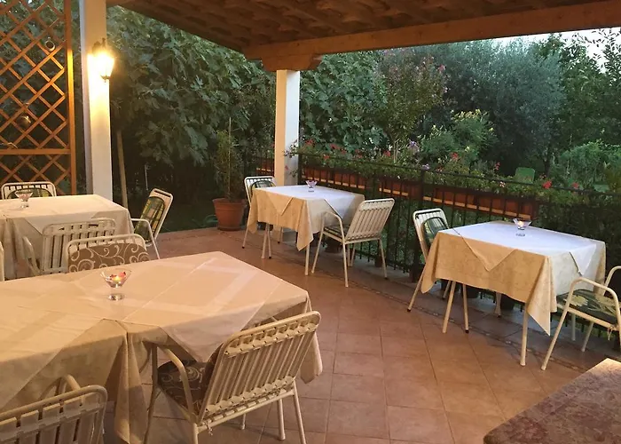 Oda ve Kahvaltı Vera Valizza